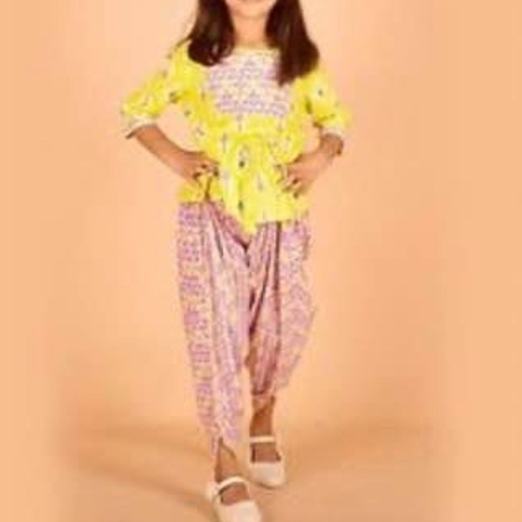 Indian Ethnic Girls Outfit - Dhoti Kurta - Picture 2 of 2